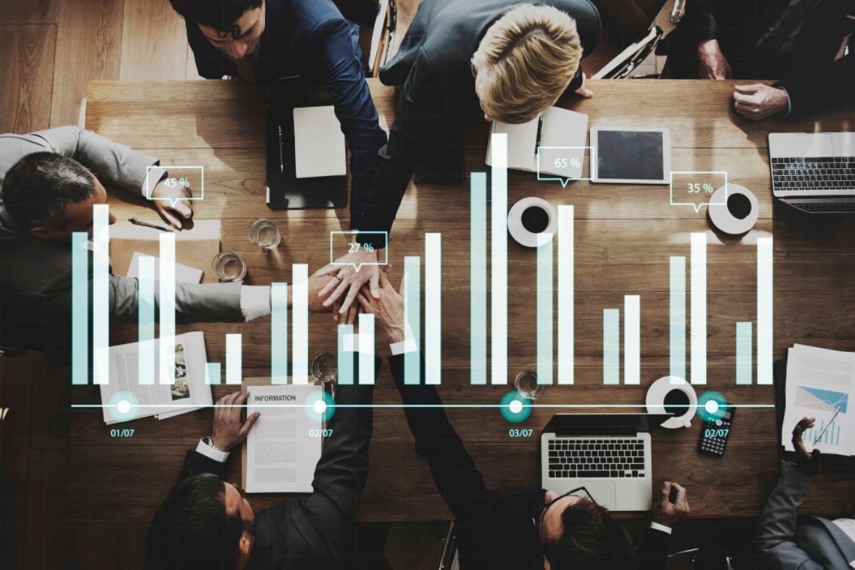 How Can Businesses Connect Online Marketing Efforts With Offline Customer Experiences?