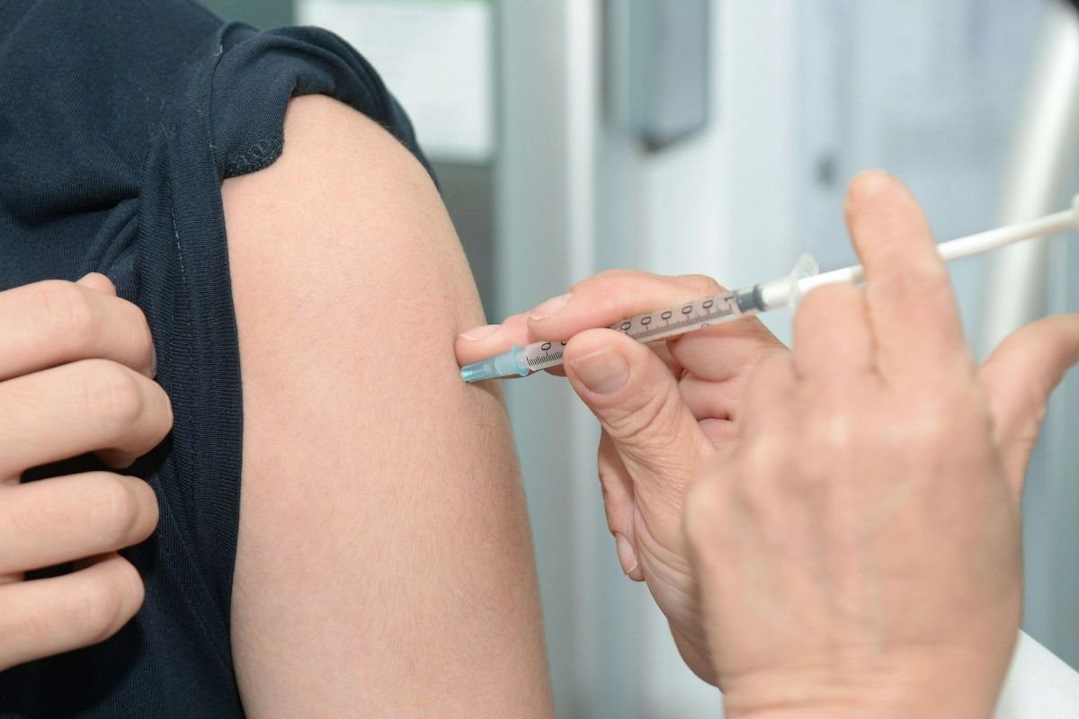 HPV Vaccine Side Effects Explained: What’s Normal and What’s Not?
