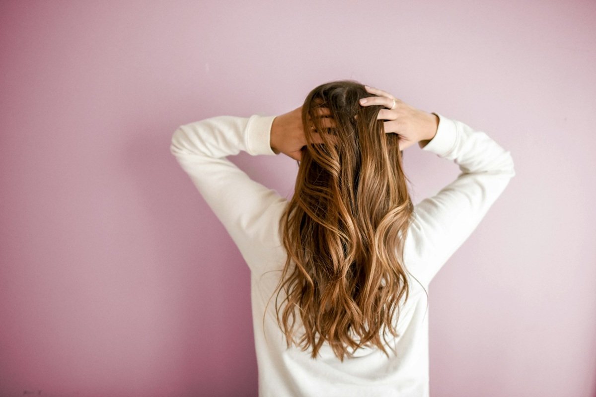 Hair Oil vs Hair Serum: Which Is Better for Your Hair Care Routine?